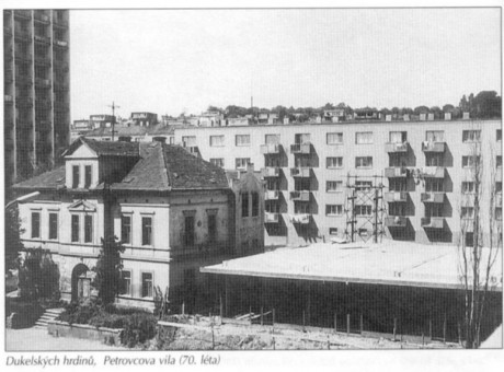 Jiz netojici vila za soudem.jpg